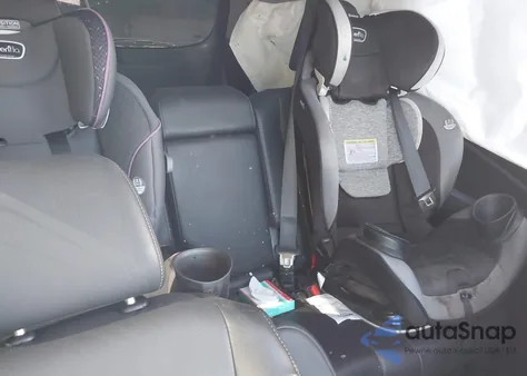 2021 Honda Pilot 2Wd Special Edition z USA, uszkodzony, nr VIN 5FNYF5H28MB010156